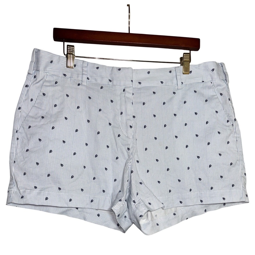 Nautica Womens Shorts Size 16 Blue White Pinstripe Sailboat Embroidered Nautical